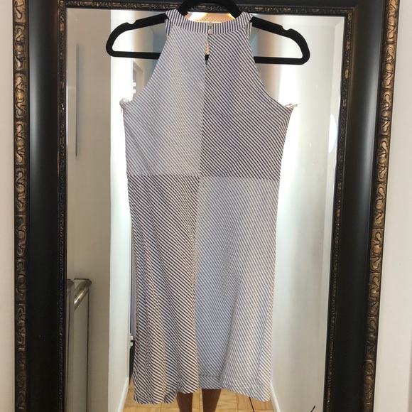 Vineyard Vines blue and white stripe panel dress - Picture 3 of 3